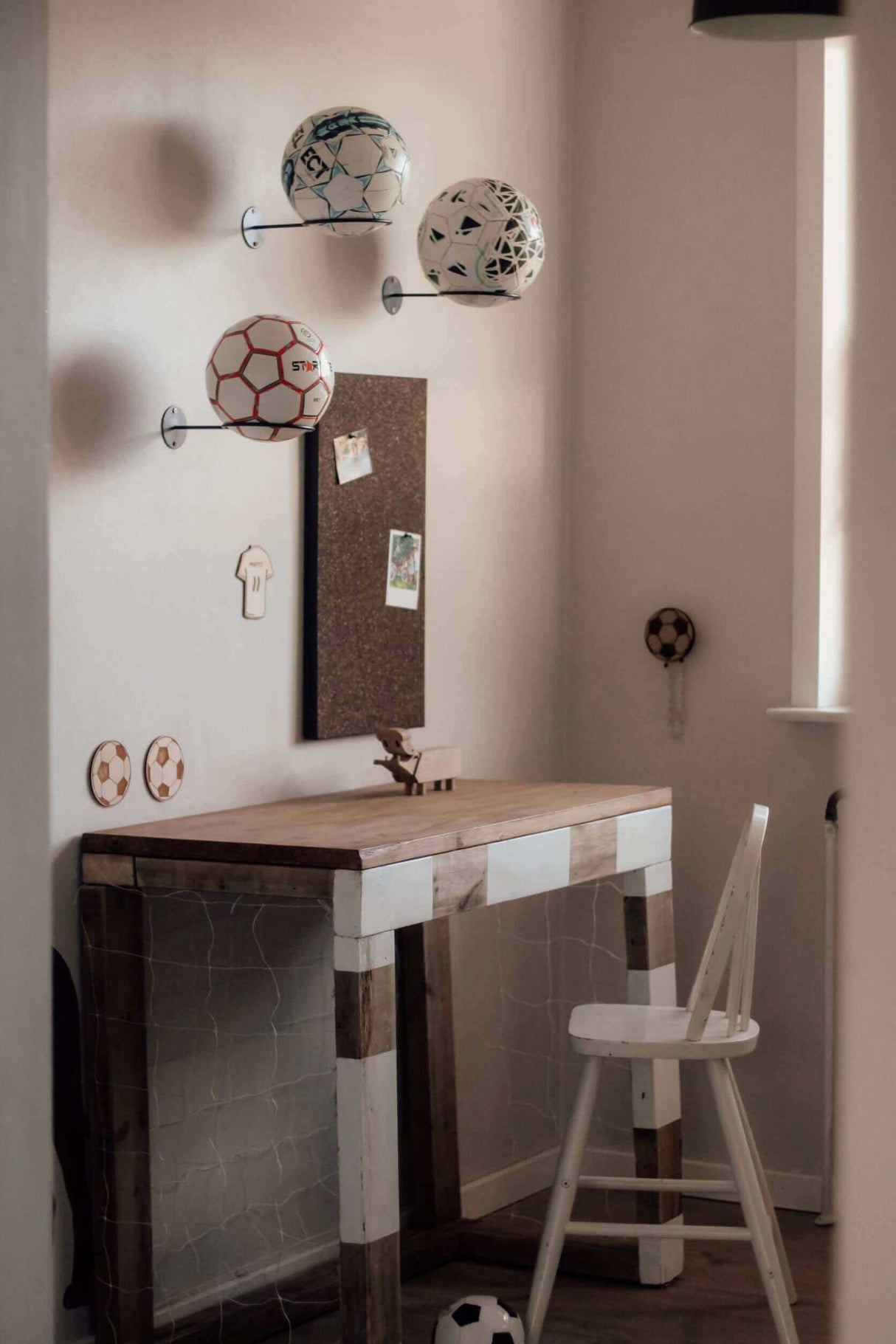 1 Boldholder + 1 Medaljeholder + 1 Pudebetræk - Lukaki.dk1 Boldholder + 1 Medaljeholder + 1 Pudebetræk