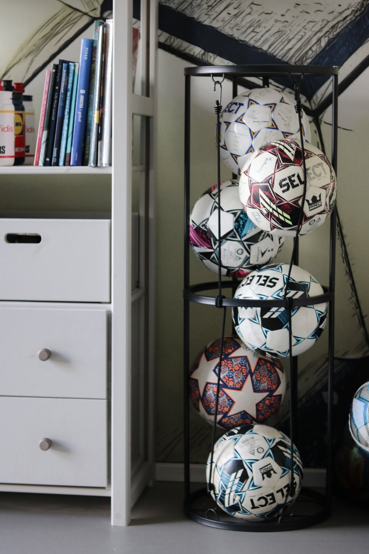 Boldholder / organizer til 6 sportsbolde - Lukaki.dkBoldholder / organizer til 6 sportsbolde