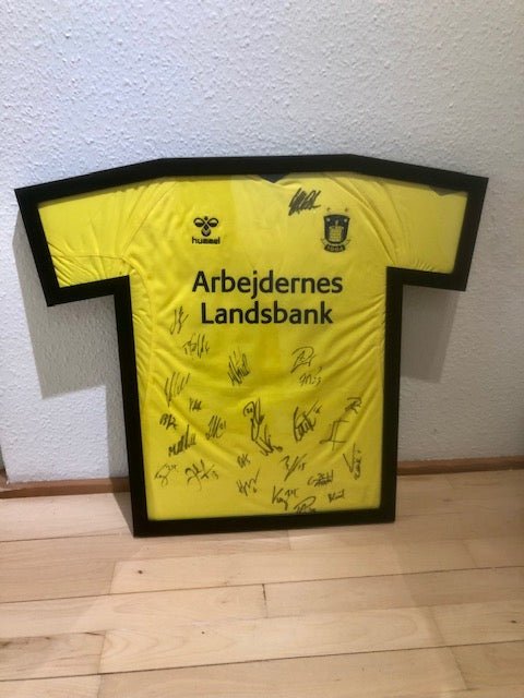 T-shirt ramme (2 størrelser) - Lukaki.dkT-shirt ramme (2 størrelser)