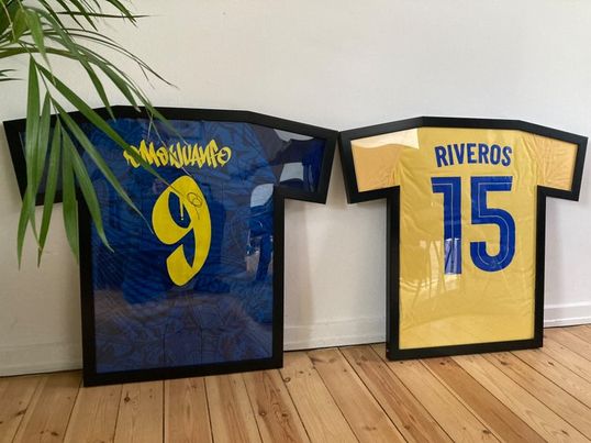 UMBRA T-shirt ramme med fodboldtrøje indrammet