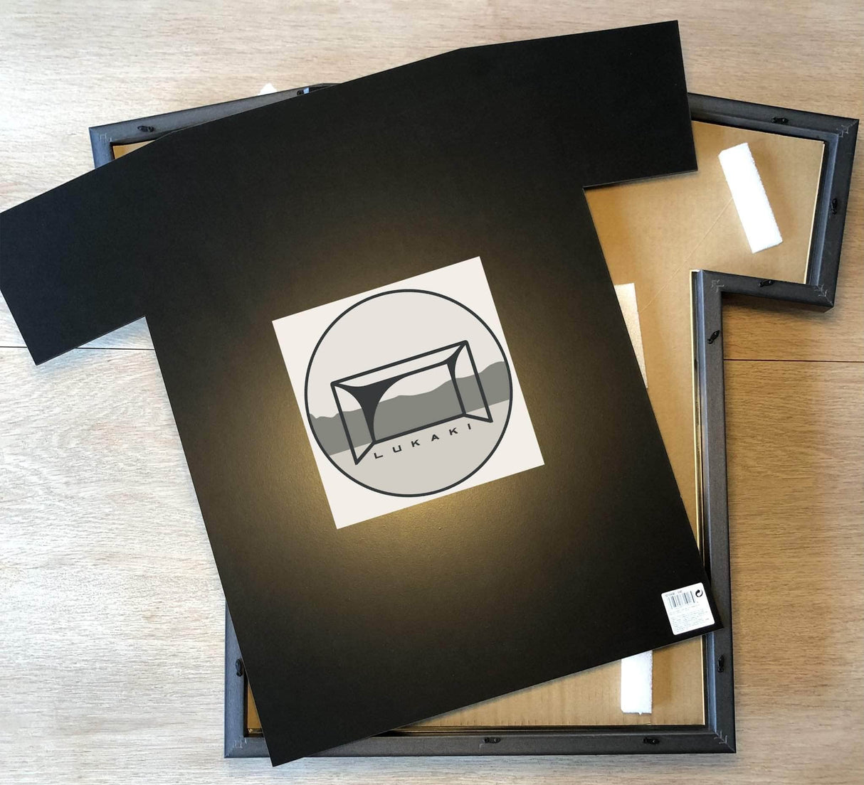 T-shirt ramme (2 størrelser) - Lukaki.dkT-shirt ramme (2 størrelser)