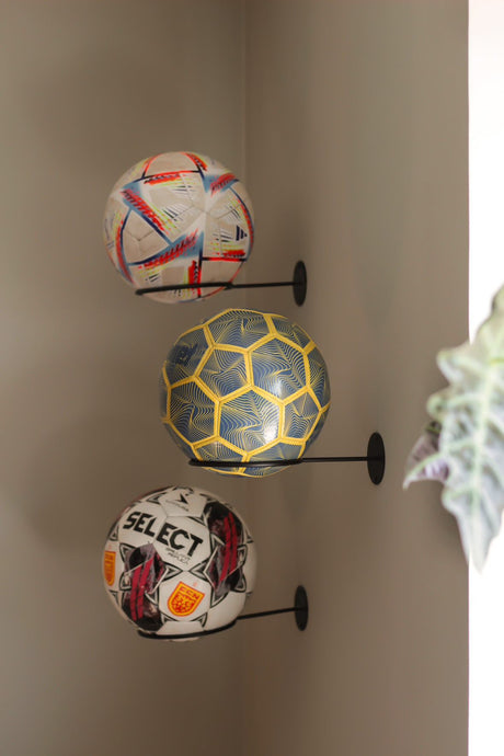 Boldholder til væg - sort stål (Inkl. sorte skruer)