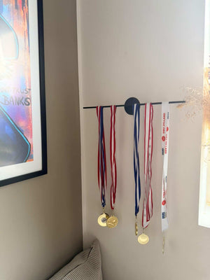 2 Boldholdere + 1 Medaljeholder til væg - sort stål - Lukaki.dk