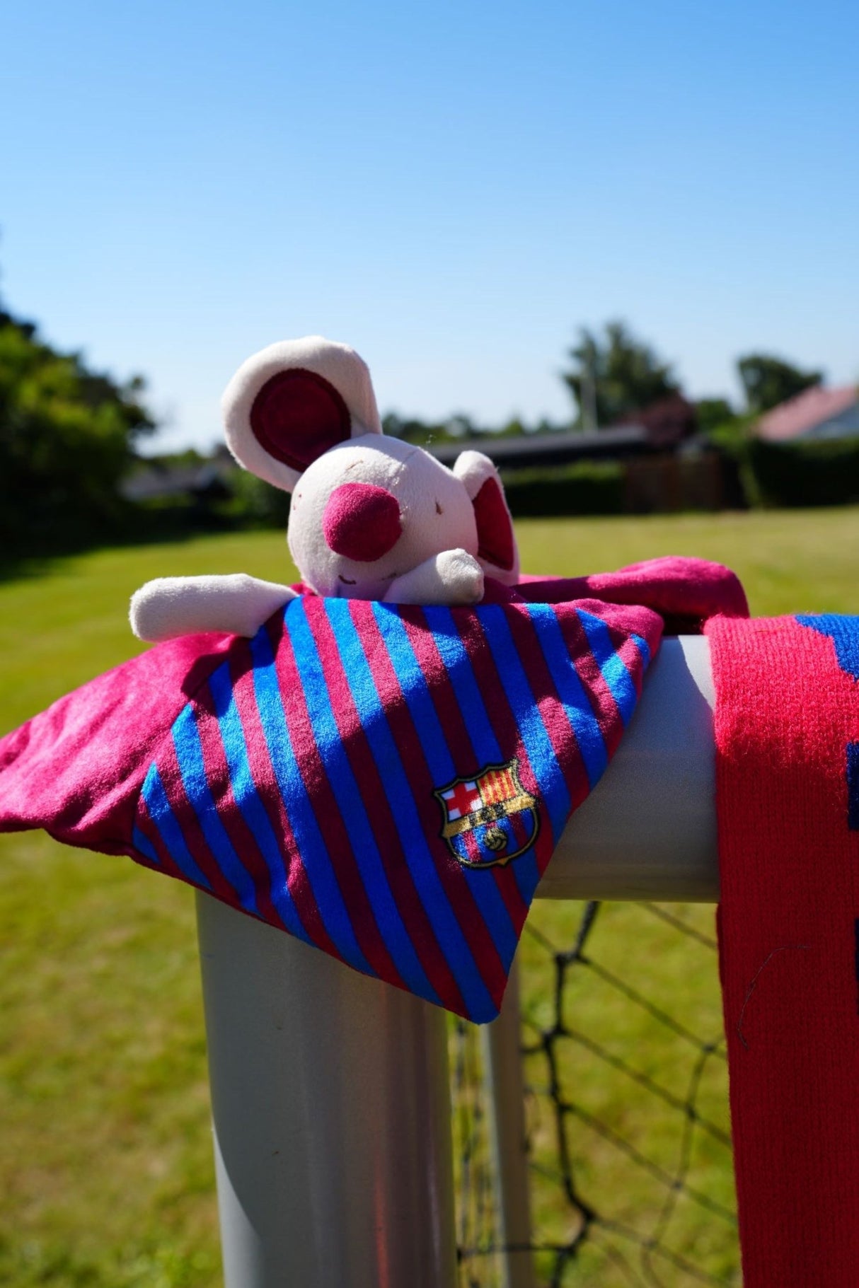 F.C. Barcelona nusseklud / krammedyr 22 cm - Lukaki.dk