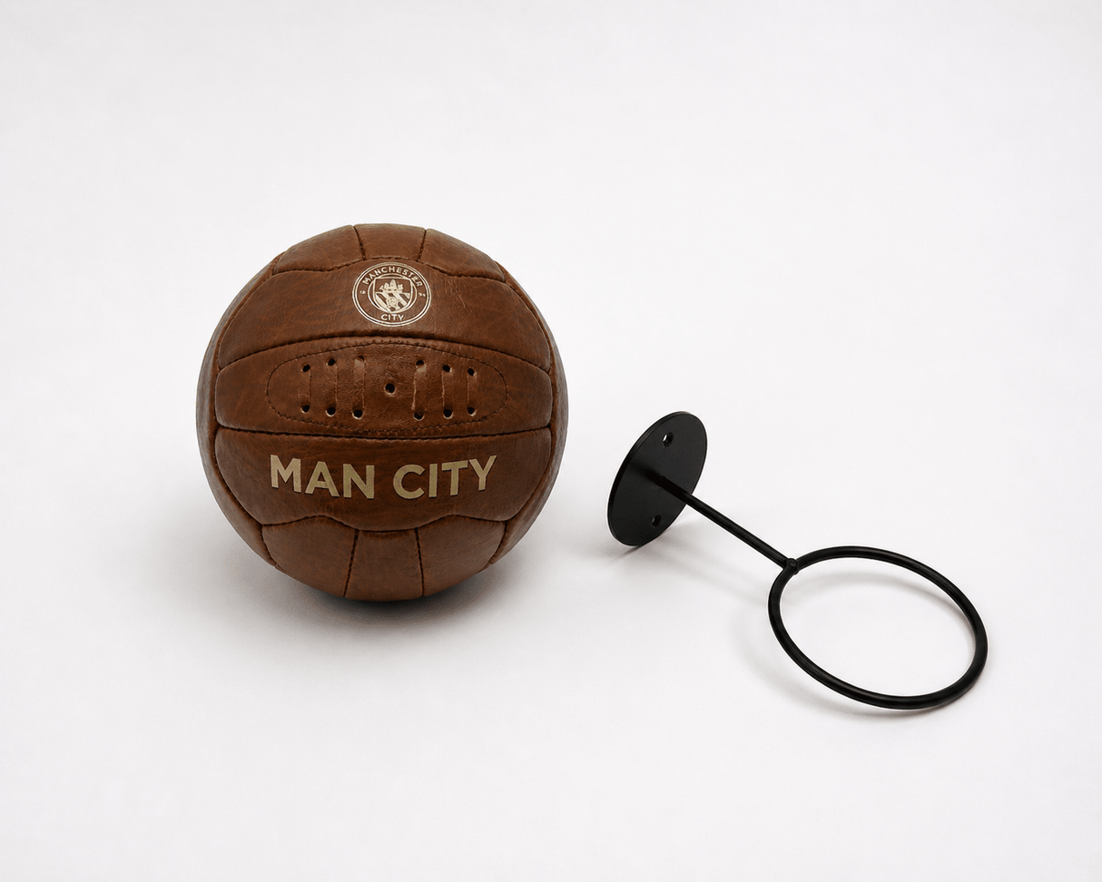 Manchester City fodbold i retro look med boldholder til væg (inkl. sorte skruer)