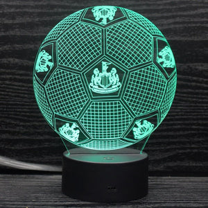 Newcastle 3D Fodbold lampe - Lyser i 7 farver - Lukaki.dkNewcastle 3D Fodbold lampe - Lyser i 7 farver