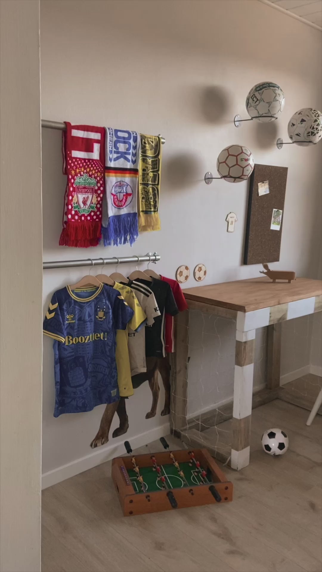 4 stk. Boldholder til væg - sort stål (Inkl. sorte skruer)